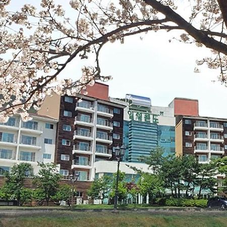 Muju Ilsung Condo Екстериор снимка