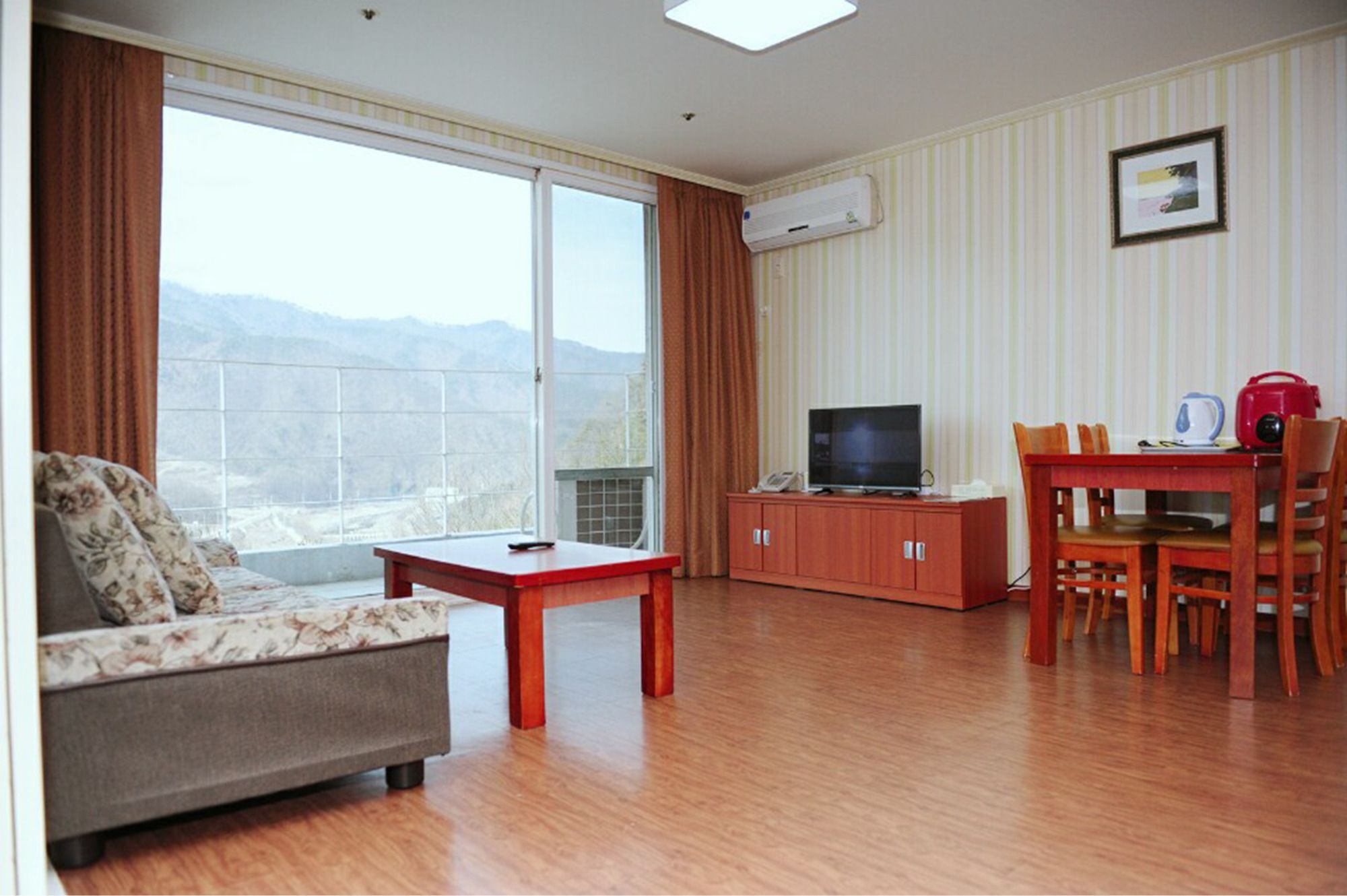 Muju Ilsung Condo Екстериор снимка